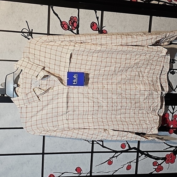 Huk Marsala Plaid Button Shirt Size Small NWT - Picture 1 of 6